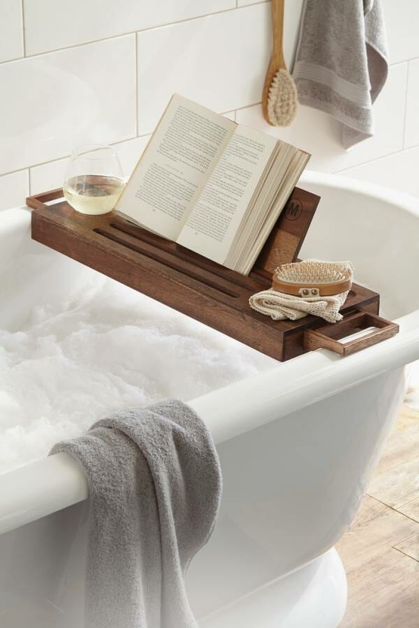 Bain d'eau chaude relaxant
