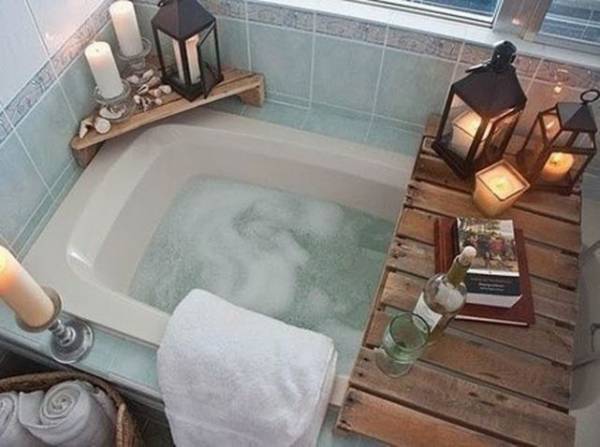 Prendre un bain d'eau chaude