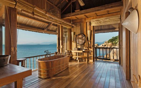 la baignoire relaxation - Une baignoire de bois