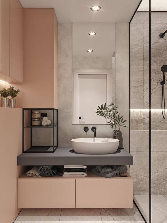 Salle de bain rose et gris