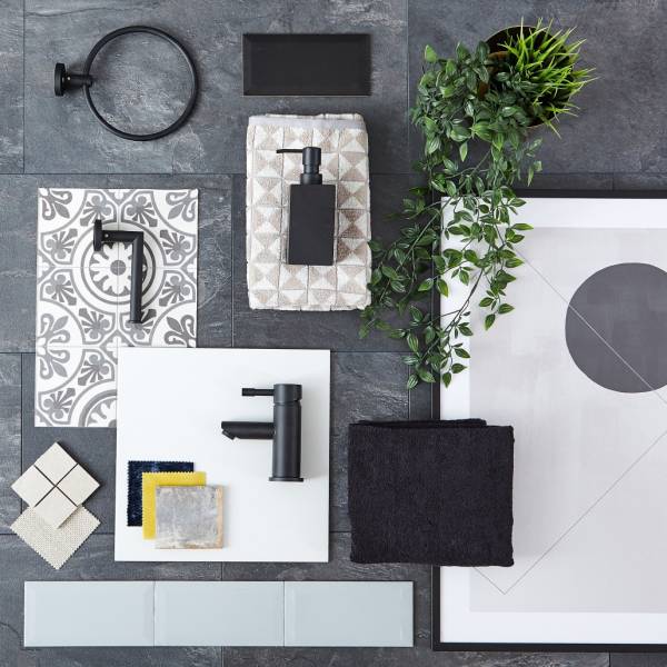 accessoires noirs salle de bain