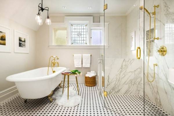 douche baignoire détails dorés