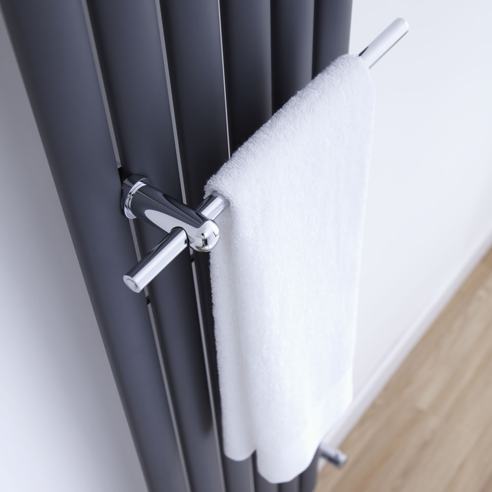 Barre porte-serviettes chromée pour radiateur