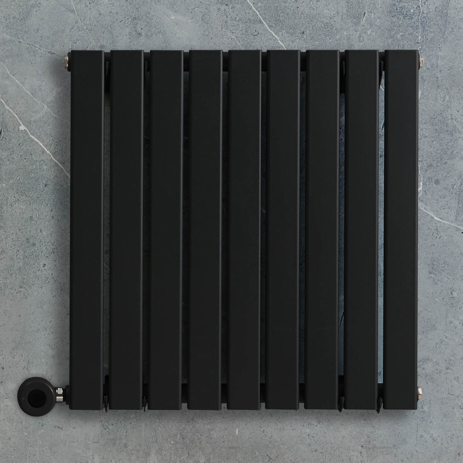 Radiateur design électrique horizontal – Noir – 63,5 x 63 cm – Avec thermostat intelligent – Câblé – Delta – ECOSO x Hudson Reed